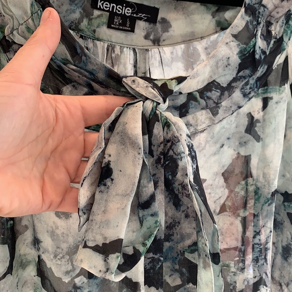 Kensie pretty blouse - Picture 4 of 8